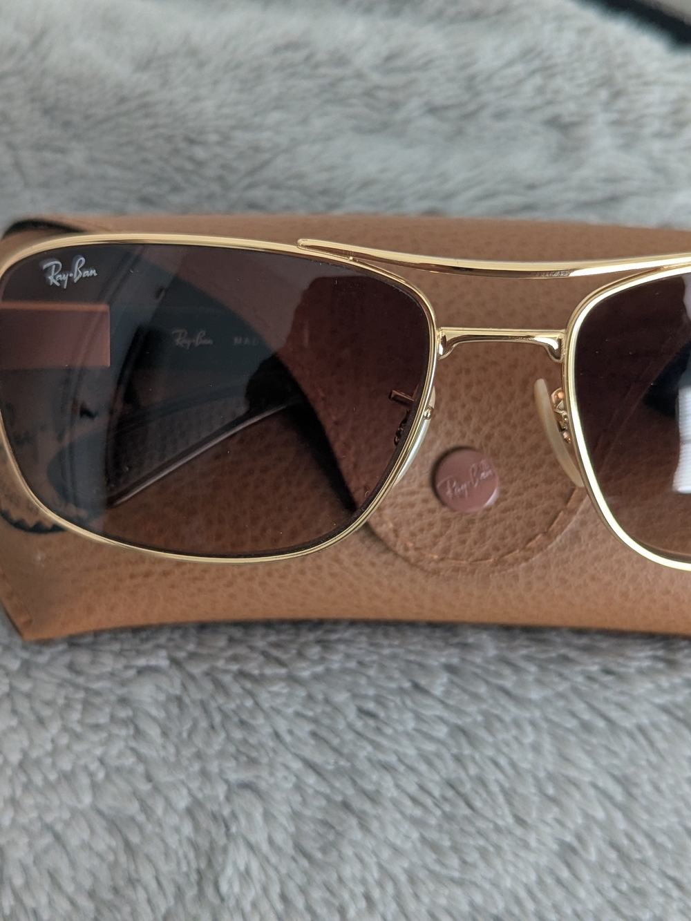 Ray-Ban Gold Frame Brown Lens Aviator Sunglasses